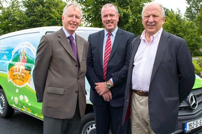The handover of a new Mercedes-Benz Vito van to the Foundation)